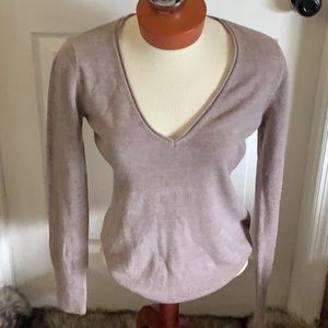 New York and company long sleeve V-neck top